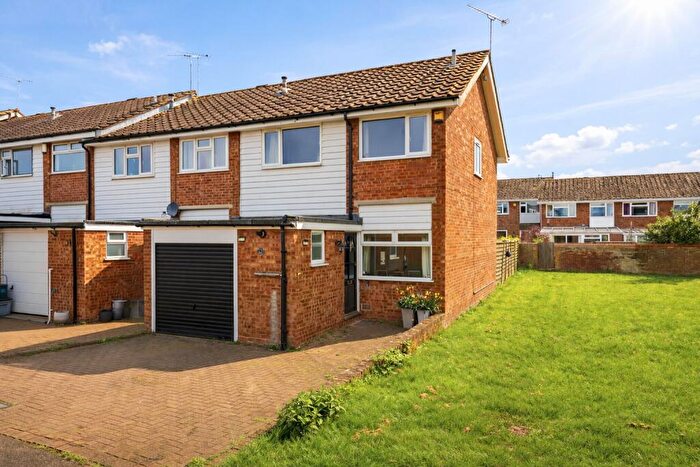 3 Bedroom End Of Terrace House For Sale In The Cleave, Harpenden, Hertfordshire, AL5