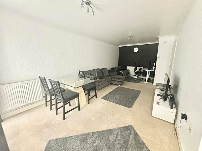 2 Bedroom Flat For Sale In Gower Place, Fleming Road, Chafford Hundred, RM16