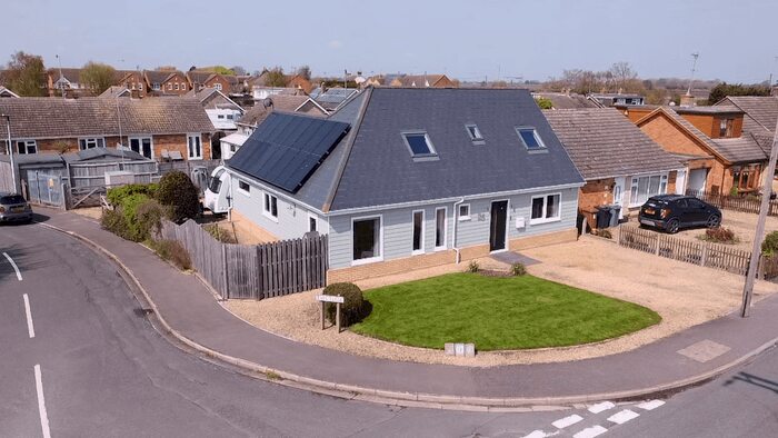 3 Bedroom Chalet For Sale In Peterborough Road, Newborough, Peterborough, PE6