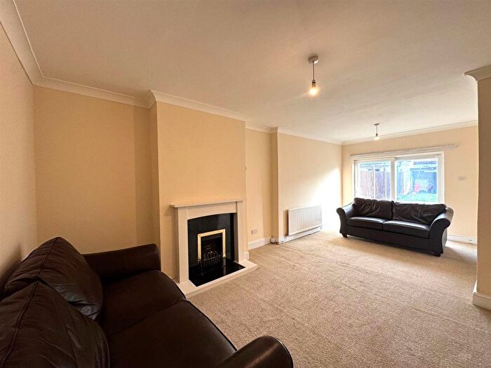 3 Bedroom Terraced House For Sale In Trinity Road, Southall, UB1