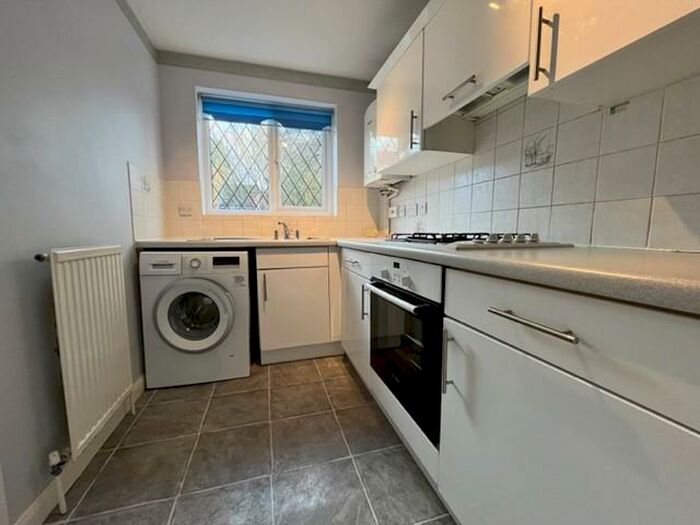 2 Bedroom End Of Terrace House To Rent In , Hatch Warren, RG22