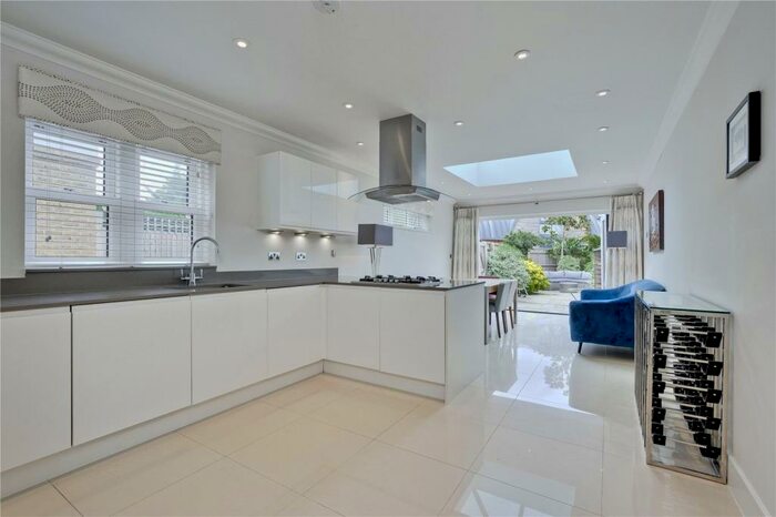 4 Bedroom Semi-Detached House To Rent In Pemberton Road, East Molesey, Surrey, KT8