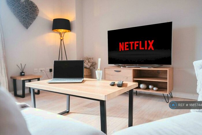 2 Bedroom Flat To Rent In Neptune Street, Leeds, LS9