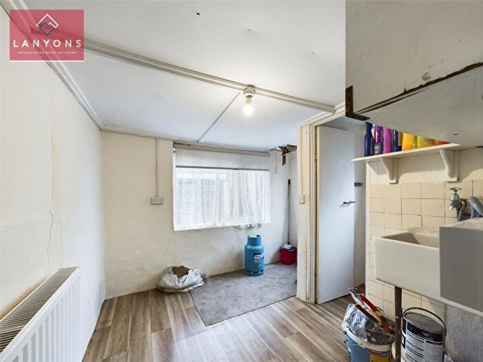 3 Bedroom End Of Terrace House For Sale In Lewis Street, Pentre, Rhondda Cynon Taf, CF41