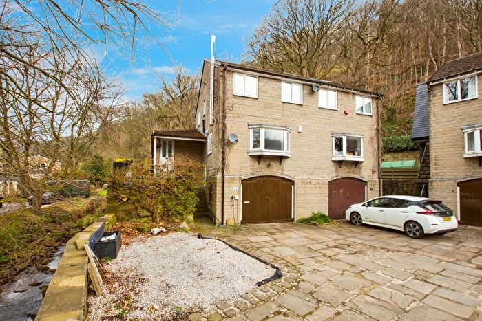 4 Bedroom Semi-Detached House For Sale In Colden Close, Hebden Bridge, HX7