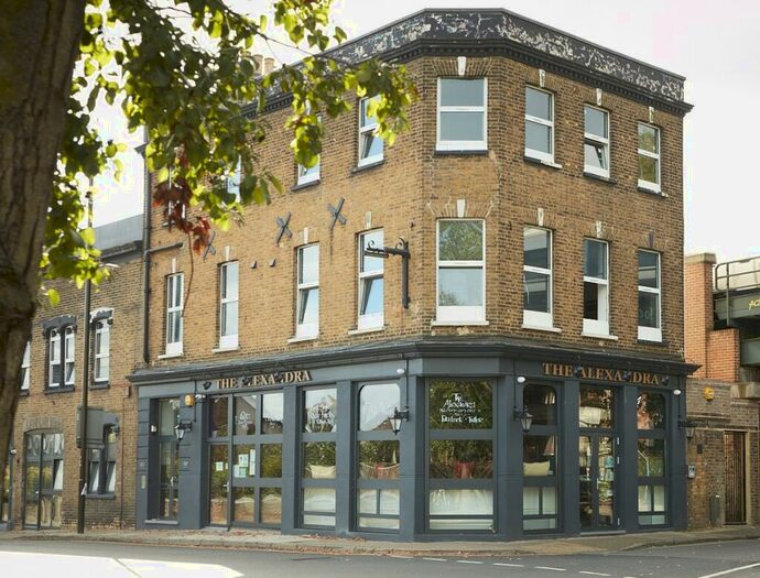 Flat To Rent In Parish Lane London, SE20