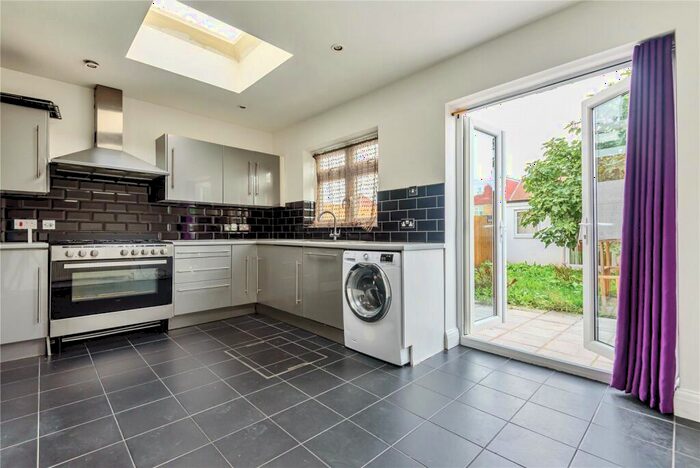 3 Bedroom End Of Terrace House To Rent In Dimsdale Drive, Enfield, EN1