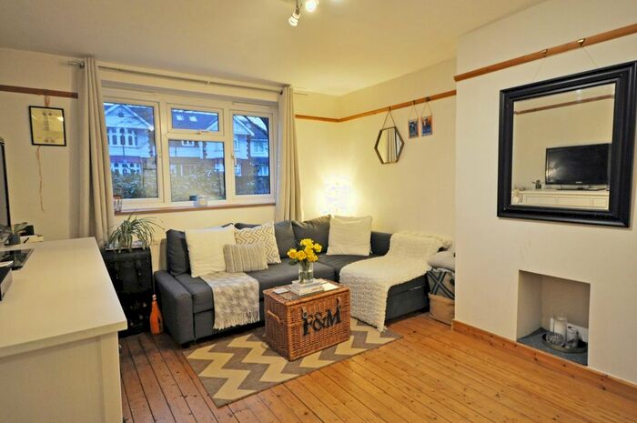 1 Bedroom Flat To Rent In Brick Farm Close, Kew, TW9