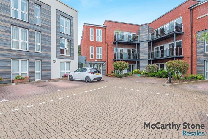 1 Bedroom Apartment For Sale In Sanderson Court, Park Road, Hagley, DY9