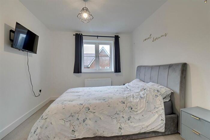 2 Bedroom Flat For Sale In Coddington Grove, PO8