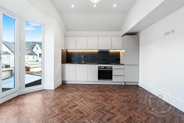 2 Bedroom Apartment To Rent In Cathedral Road, Pontcanna, Cardiff, CF11