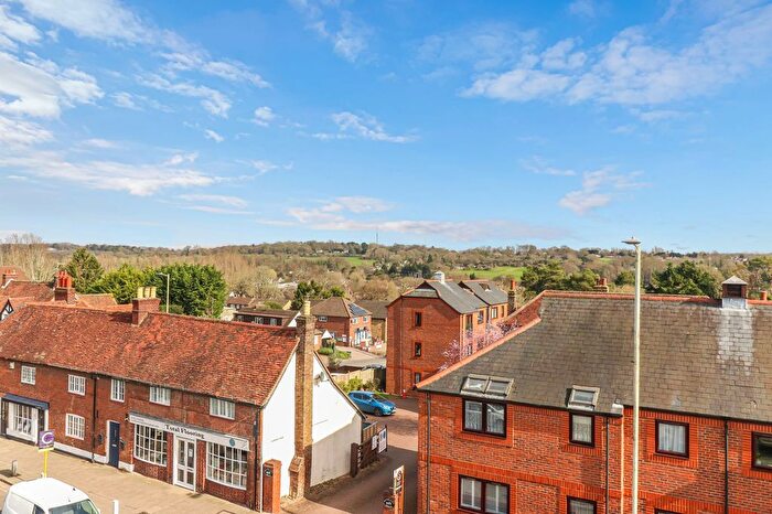 2 Bedroom Maisonette To Rent In High Street, Kings Langley, WD4