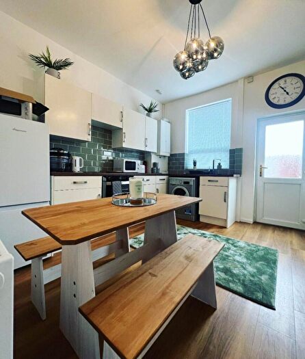 3 Bedroom Terraced House To Rent In Hatfield Road, Bolton, BL1