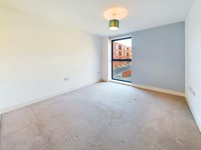 1 Bedroom Apartment For Sale In Kiln Close, Gloucester, GL1