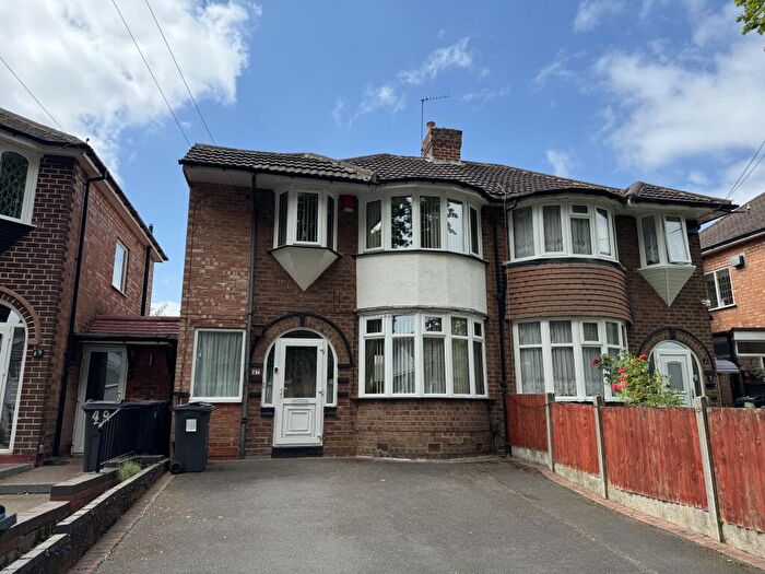 3 Bedroom Semi-Detached House For Sale In Benedon Road, Sheldon, Birmingham, B26