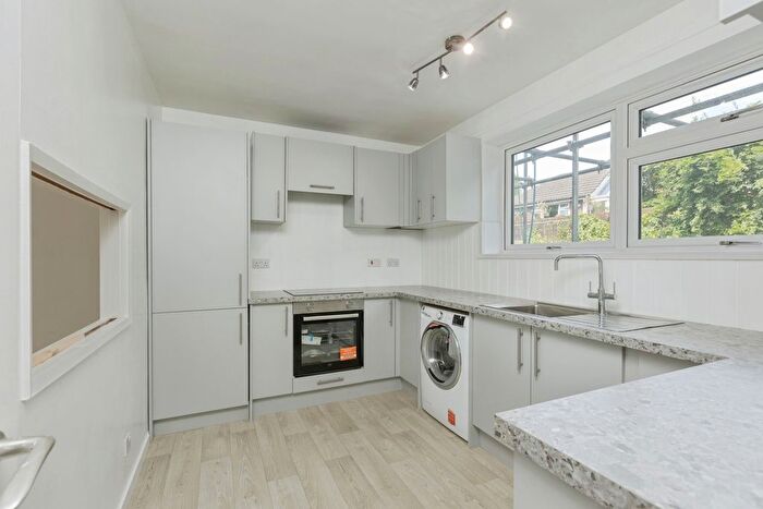 2 Bedroom Flat For Sale In Chilston Road, Tunbridge Wells, Kent, TN4