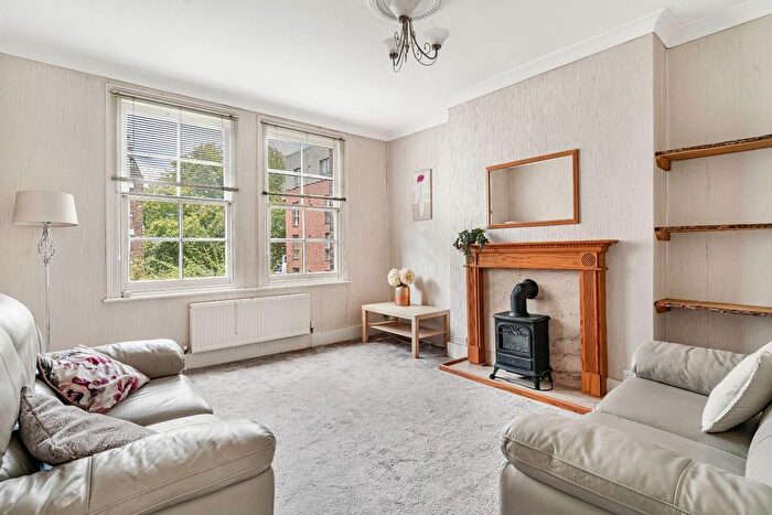 1 Bedroom Flat For Sale In Lomond Grove, London, SE5