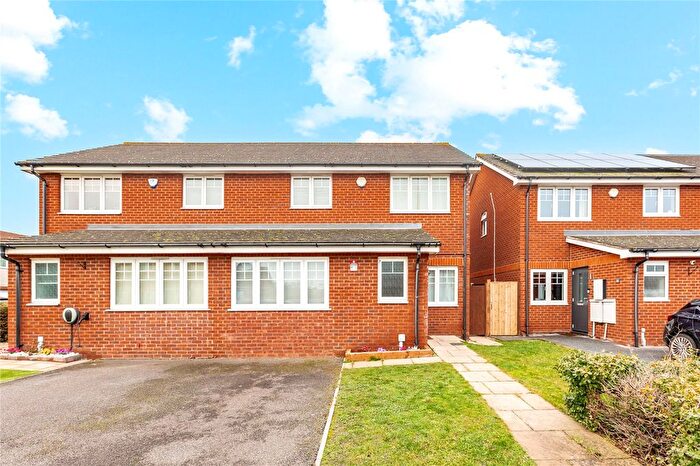 3 Bedroom Semi-Detached House For Sale In Rochester Road, Hornchurch, RM12