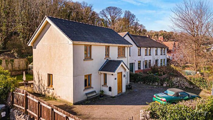 3 Bedroom Detached House For Sale In Oxwich, Swansea, SA3