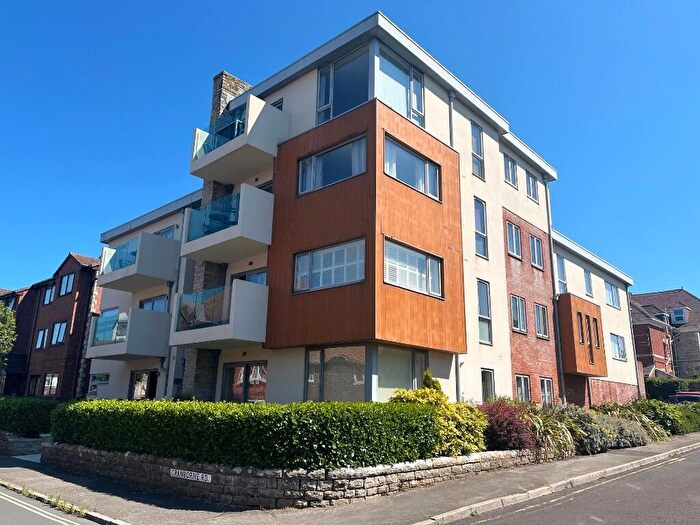 2 Bedroom Flat For Sale In Ilminster Road, Swanage, Dorset, BH19
