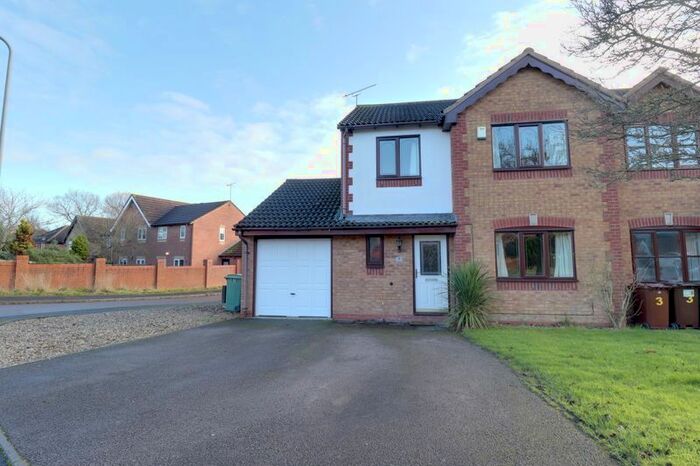 4 Bedroom Semi-Detached House To Rent In Speedwell Rise, Stafford ST16