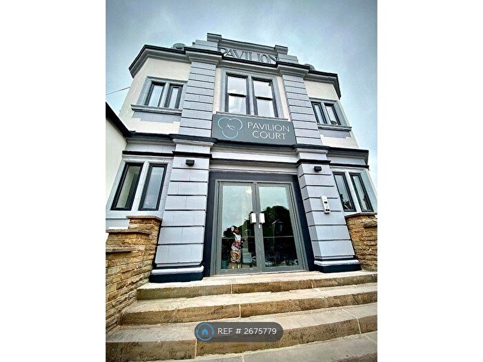 2 Bedroom Flat To Rent In Stanningley Road, Leeds, LS28