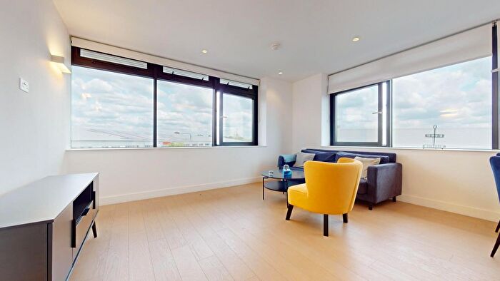 1 Bedroom Flat To Rent In New Horizons Court, Brentford, TW8