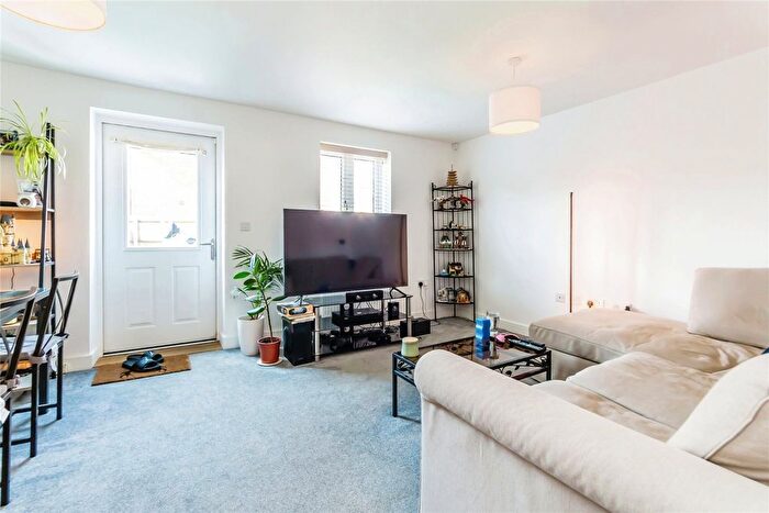 2 Bedroom Semi-Detached House For Sale In Hoadley Road, Horley, Surrey, RH6
