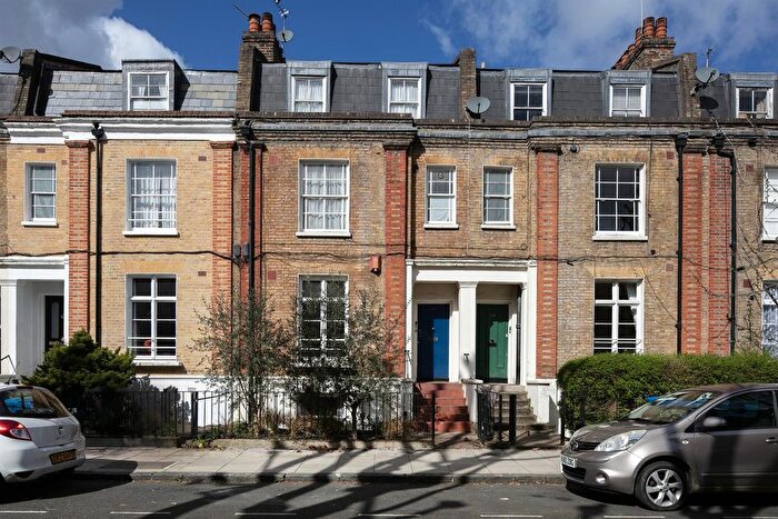 2 Bedroom Flat For Sale In Grosvenor Terrace, Camberwell, SE5