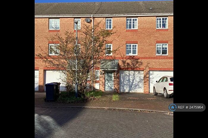 3 Bedroom Terraced House To Rent In Izod Road, Rugby, CV21