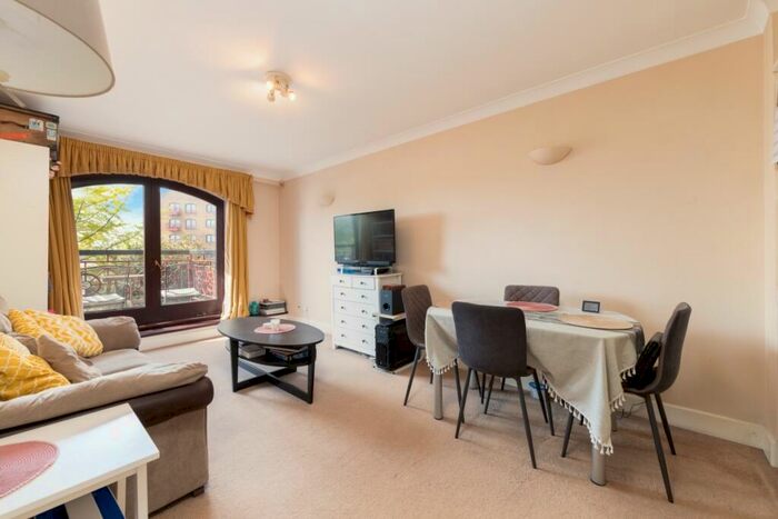 1 Bedroom Block Of Apartments To Rent In Trafalgar Court, Glamis Road, London, E1W