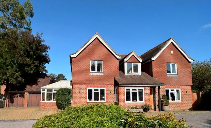 5 Bedroom Detached House To Rent In Moat Close, Chipstead, Sevenoaks, TN13