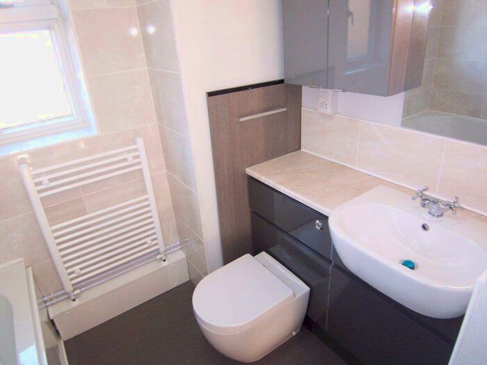 2 Bedroom Apartment To Rent In Coombe Road, New Malden, KT3