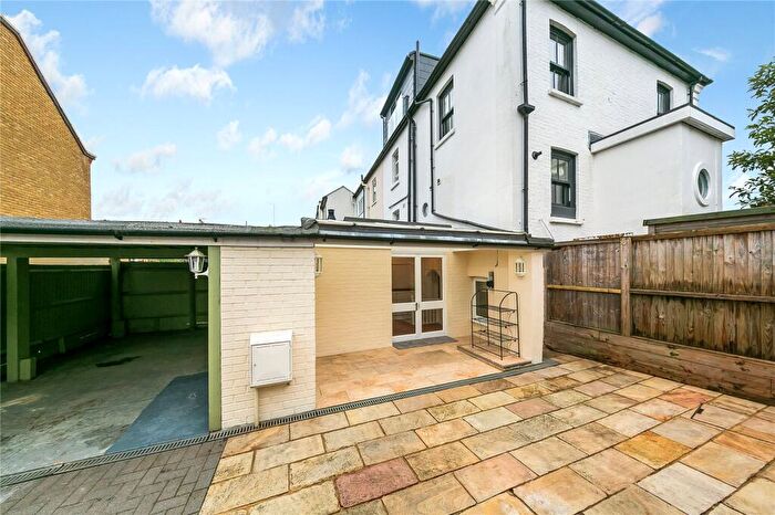 1 Bedroom Apartment To Rent In Park Road, Kingston-Upon-Thames, Surrey, KT2