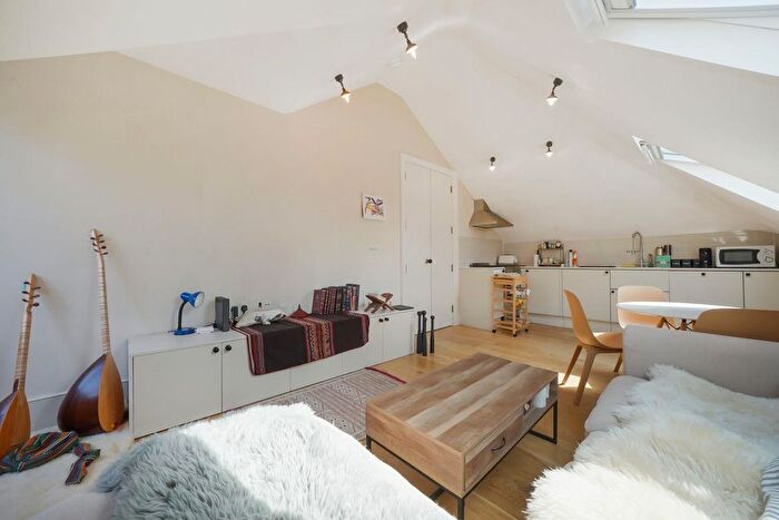 1 Bedroom Flat To Rent In Cavendish Road, London, NW6