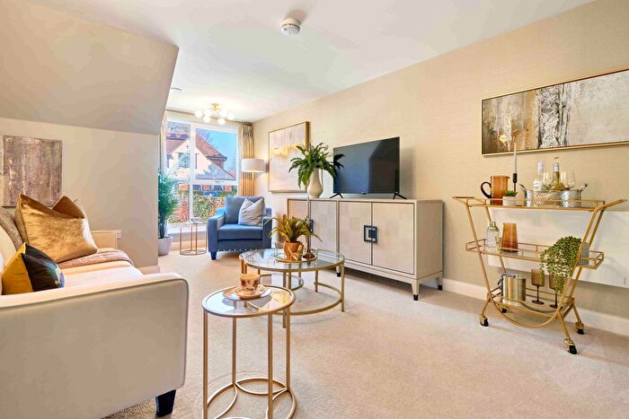 2 Bedroom Flat To Rent In Purley, CR8