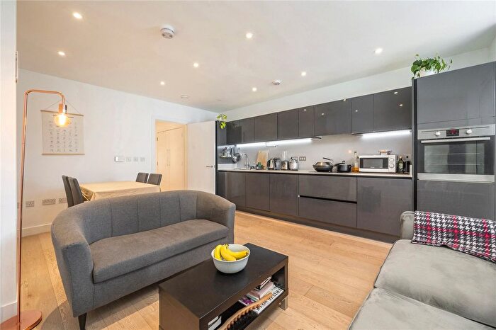 2 Bedroom Flat To Rent In Globe View House, Pocock Street, SE1