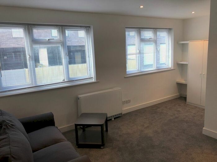 1 Bedroom Flat To Rent In Burrows Mews, London, SE1
