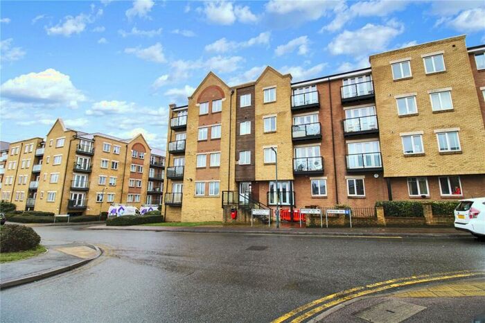 2 Bedroom Flat To Rent In Black Eagle Drive, Northfleet, Gravesend, Kent, DA11
