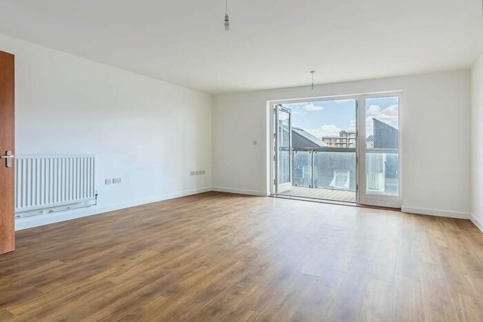 1 Bedroom Flat To Rent In De Pass Gardens, Barking, IG11