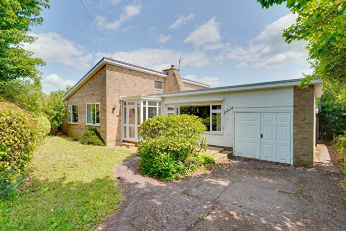 2 Bedroom Detached Bungalow For Sale In Chestnut Close, St. Ives, Cambridgeshire, PE27