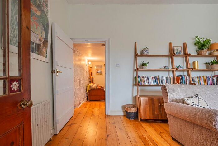 3 Bedroom Terraced House For Sale In Vandyck Avenue, Keynsham, Bristol, BS31