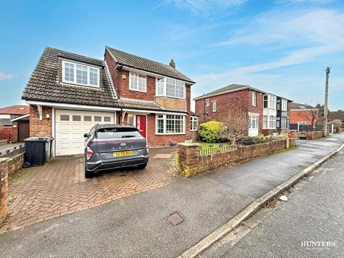 4 Bedroom Detached House For Sale In Manor Road, Soothill, Batley, WF17