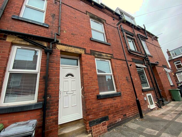 3 Bedroom House To Rent In Nansen View, Leeds, LS13