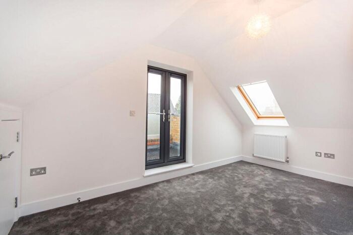 2 Bedroom Flat For Sale In Oval Road, East Croydon, Croydon, CR0
