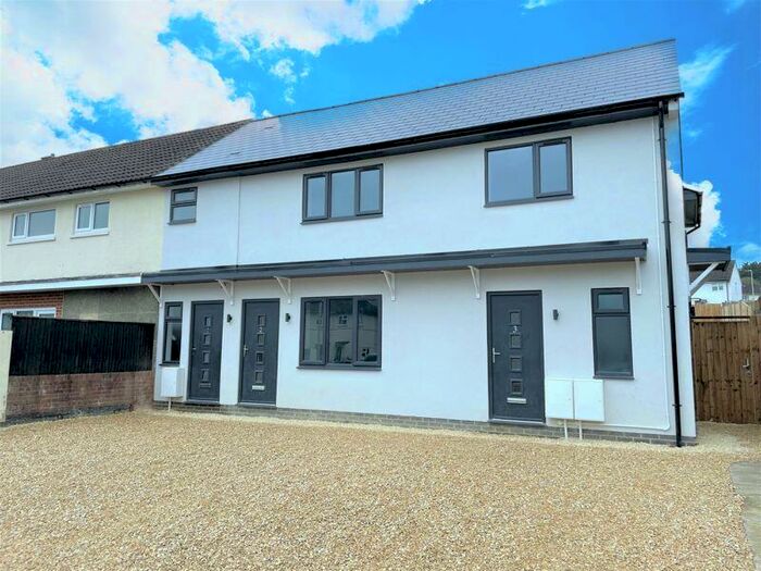 2 Bedroom Apartment To Rent In Matson Avenue, Matson, GL4