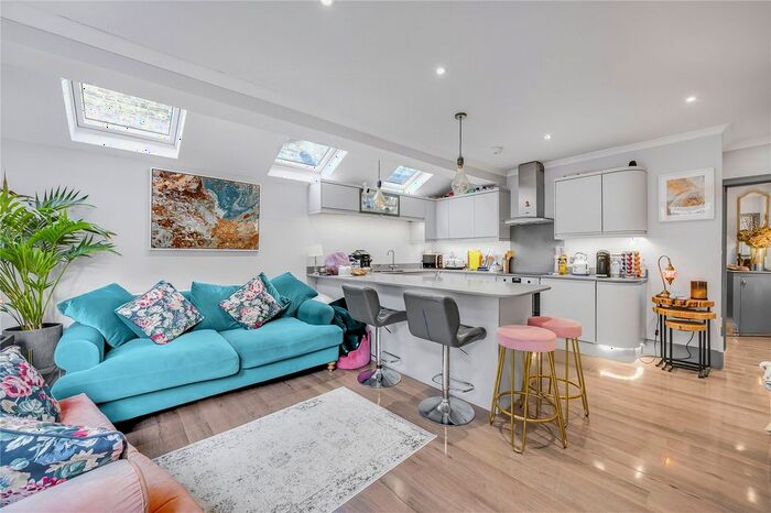 2 Bedroom Flat For Sale In Querrin Street, London, SW6