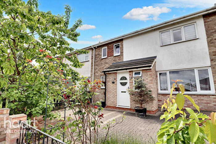 4 Bedroom Terraced House For Sale In Phoenix Road, Chatham, ME5