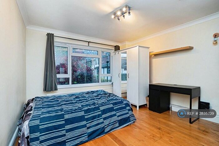 4 Bedroom Terraced House To Rent In Grand Walk, London, E1