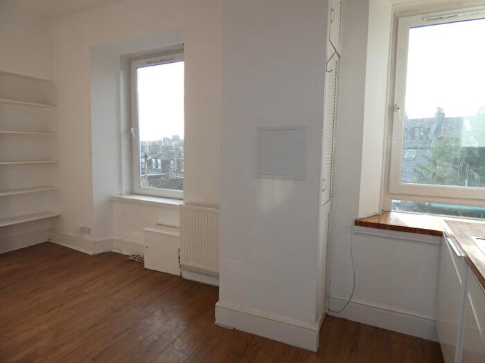 1 Bedroom Flat For Sale In Powis Place, Aberdeen, AB25
